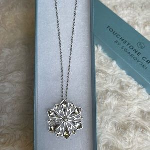 Arctic pendant necklace